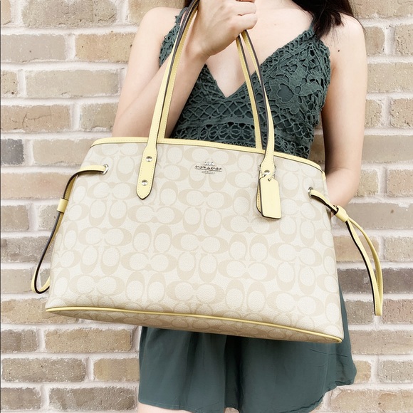 Coach Purse yellow khaki signature - Picture 2 of 5